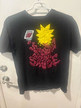 Black Short-Sleeve Graphic Tee with Yellow & Red Illustration